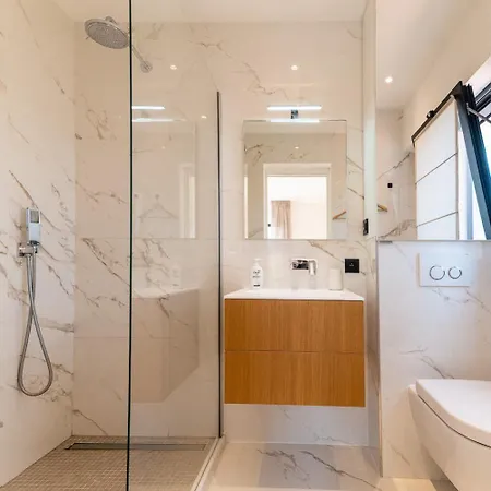 Charmante Petite Independante Avec Grande Terrasse Privee * אנטיב